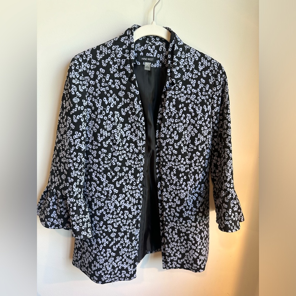 Vintage NINE WEST Women’s Voilet Floral Bell Sleeve Open Blazer Size 2
